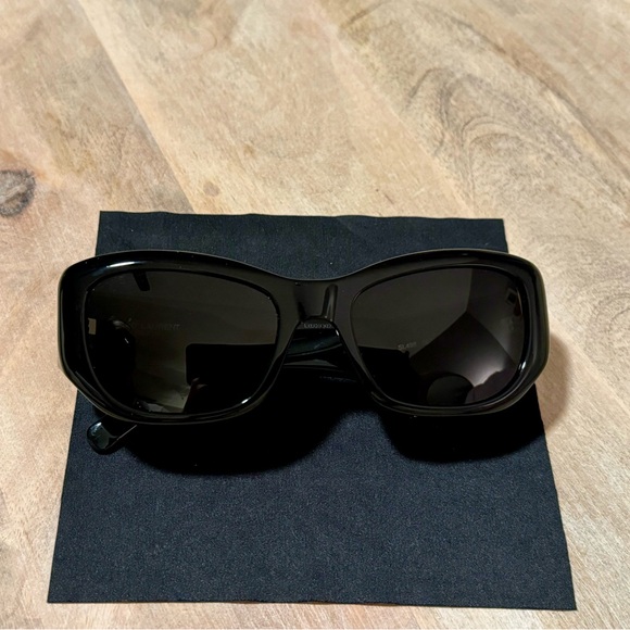 NEW, SAINT LAURENT SL 498 001 SUNGLASSES, AUTHENTIC - Picture 3 of 16